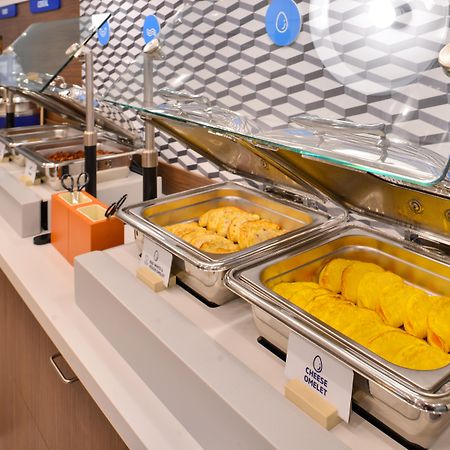 홀리데이 인 익스프레스 칼훈 사우스 호텔 칼하운 외부 사진